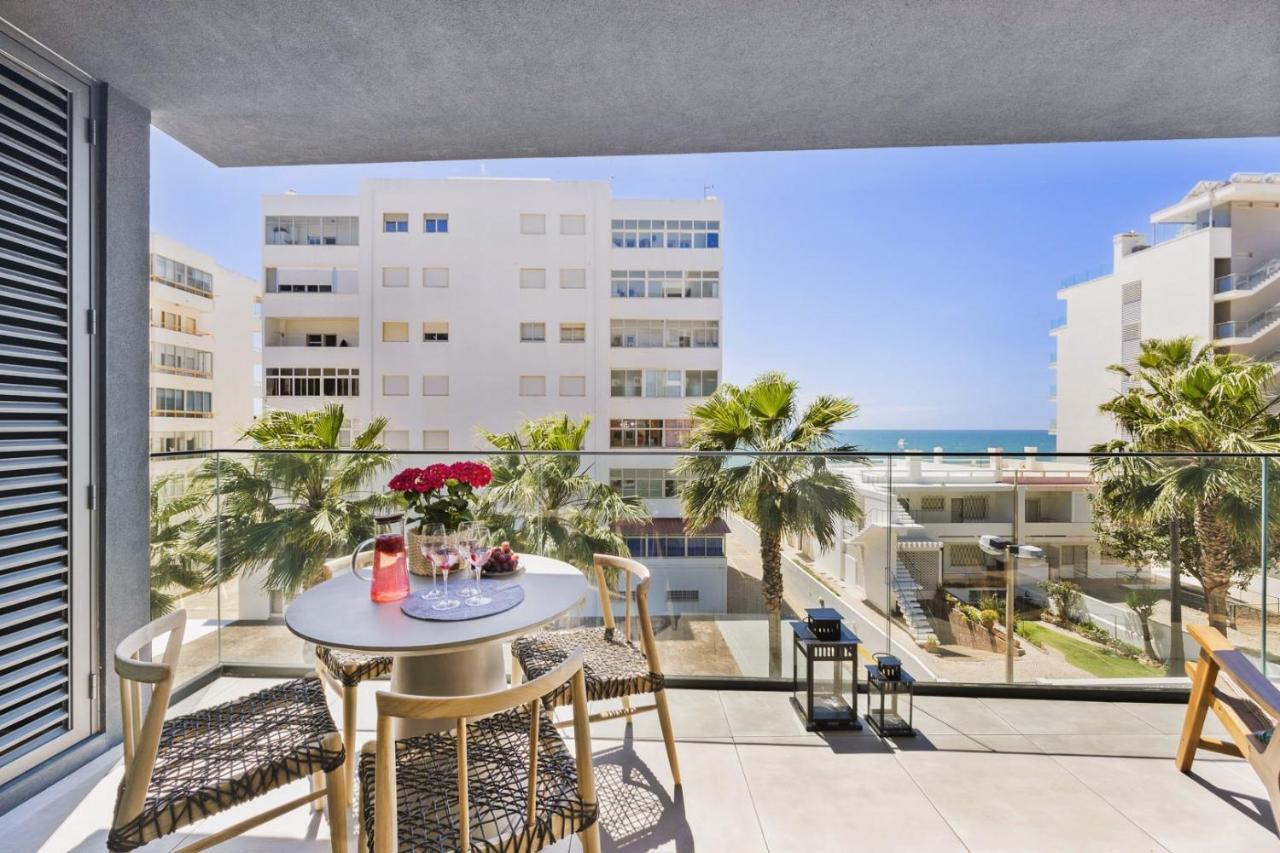 Stylish Modern Beachside Apartment With Pool & Seaview Куартейра Екстериор снимка